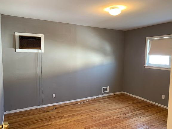 4th image of 28 Grayson St #B