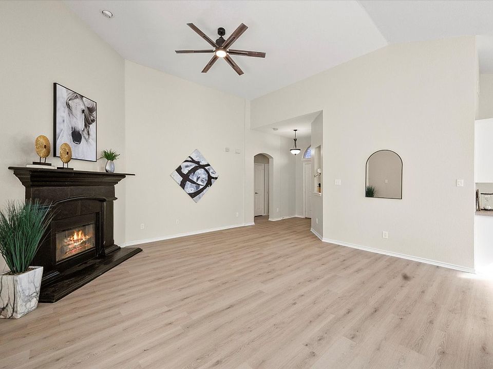 1st image of 12829 Dorset Dr