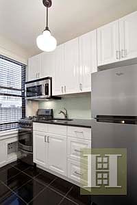 3rd image of 321 E 54th St APT 7K