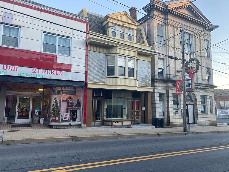 10 E Main St #A — Photo 1