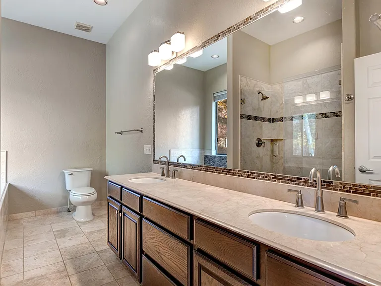 1656 W Silver Springs Rd — Photo 11