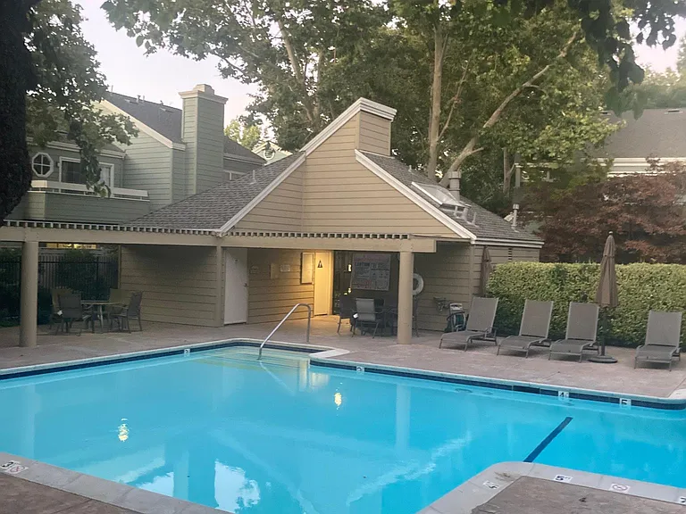 1900 Stratton Cir — Photo 13