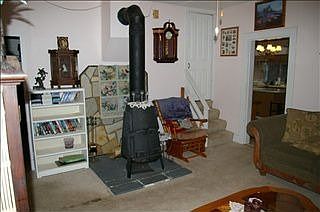 4th image of 818 Frederick St SE
