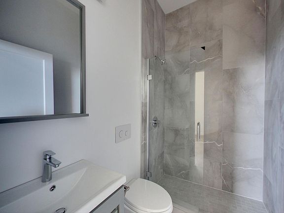 2nd image of 1260 Vallejo St #1264A