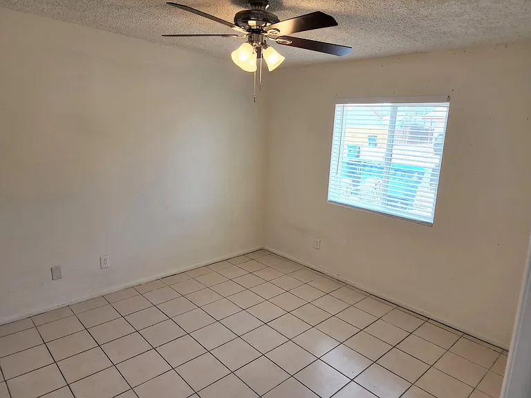 499 E Navajo Ave #4 — Photo 2