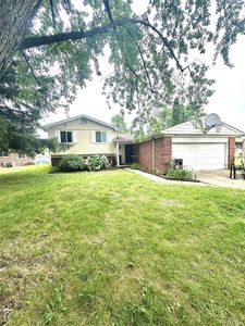 5076 Spring Well Ln, Grand Blanc, MI, 48439