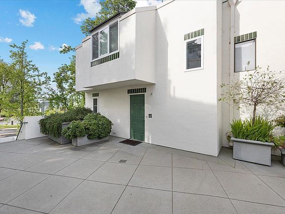 3rd image of 48 Mozden Ln