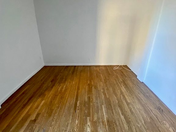 3rd image of 35 W 64th St APT 7D