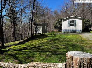 73 Mitchell Hill Ln, Elk Park, NC 28622