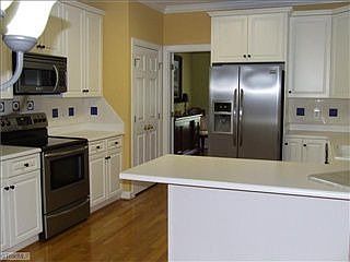 5th image of 4323 Clovelly Dr