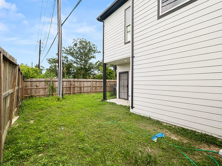 8534 Woodlyn Rd #A — Photo 17