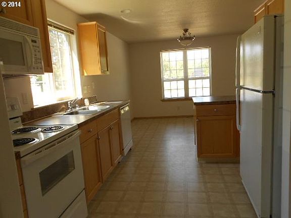3rd image of 1542 N 8th St