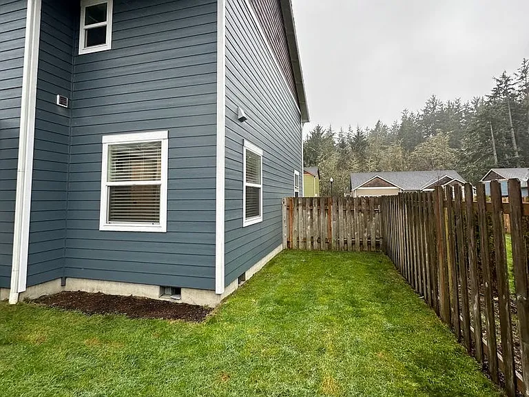 1670 Westwind Cir — Photo 48