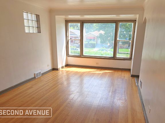 3rd image of 12424 S La Salle St