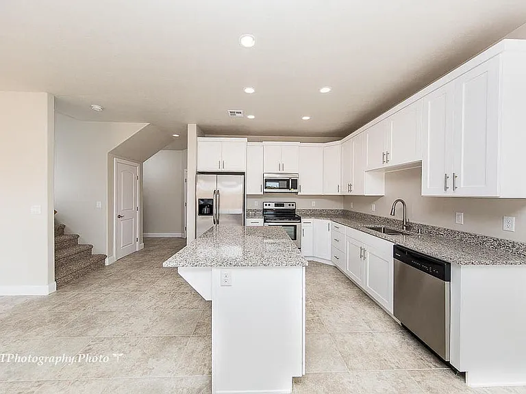 3971 Bella Vista Dr — Photo 5