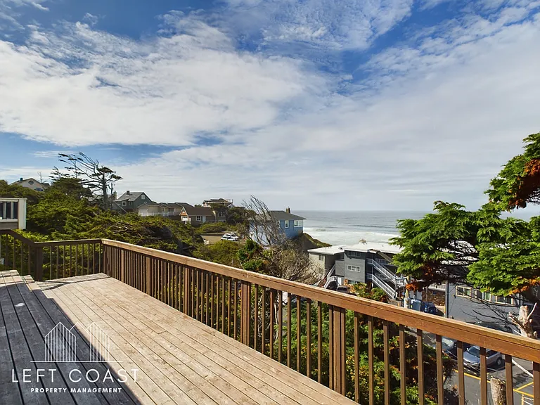 1033 NW Inlet Ave — Photo 27