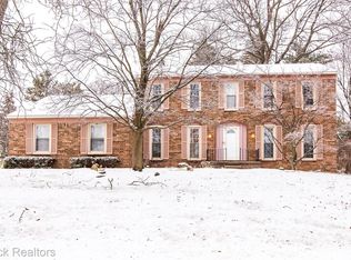 3432 Buckingham Trl, West Bloomfield, MI 48323