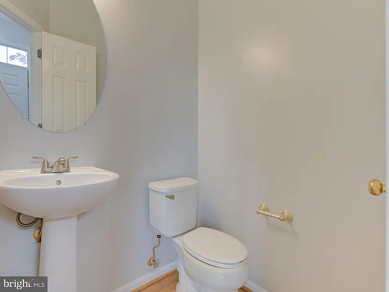 20362 Hartwell St — Photo 16