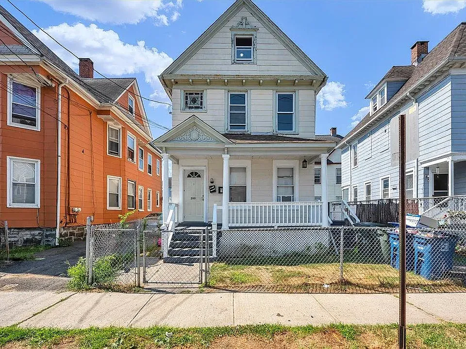 200 Ogden St #2