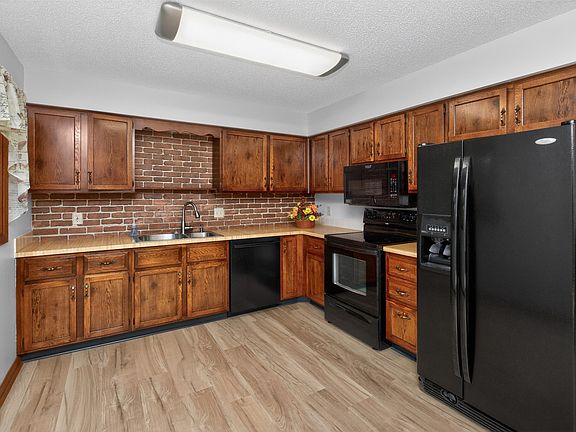 4th image of 4807 Wakonda Dr