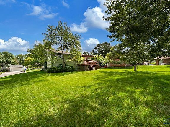 3rd image of 3405 Wisconsin Ave