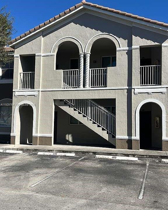 1st image of 2811 SE 17th Ave Unit 210