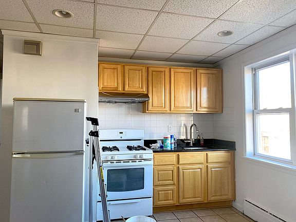 2nd image of 2600 S 9th St Floor 2