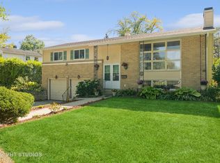 951 E Baldwin Rd, Palatine, IL 60074