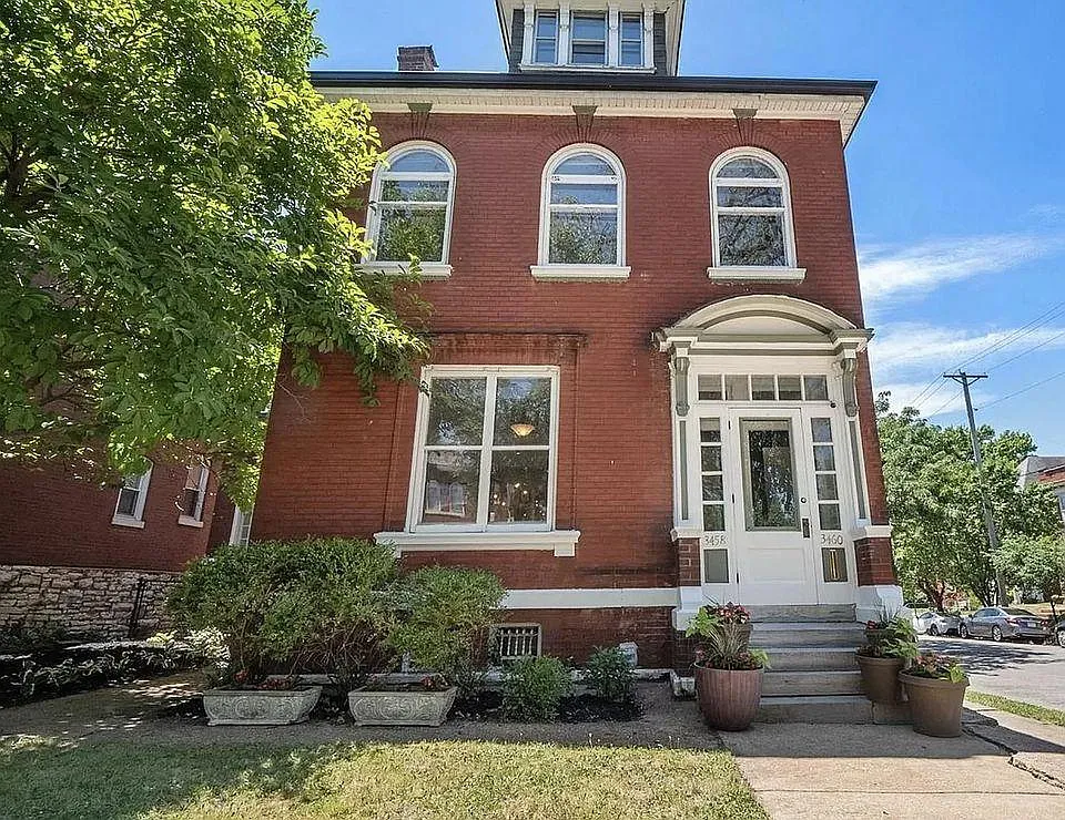1 bed, 1900 sqft, $975 — Photo 1