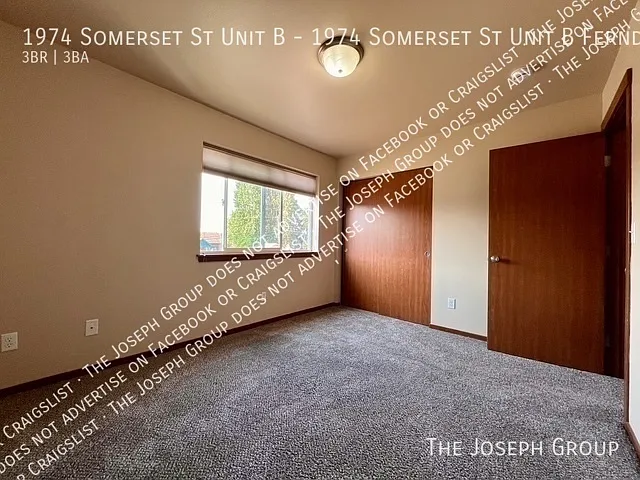 1974 Somerset St #B — Photo 6