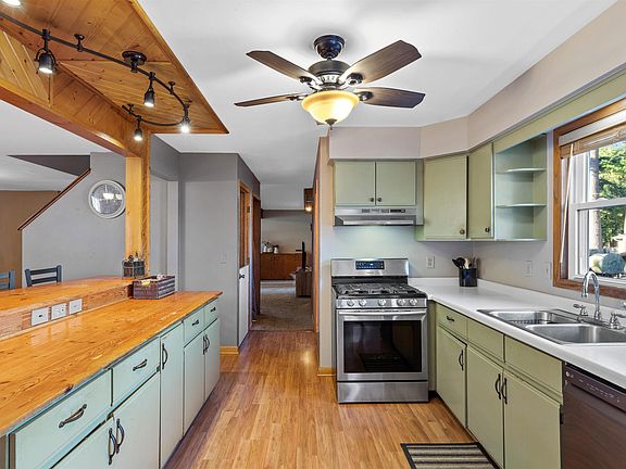 2nd image of 2145 Olmstead St