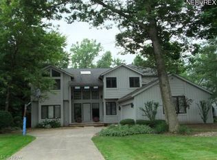 4080 Orangewood Dr, Beachwood, OH 44122