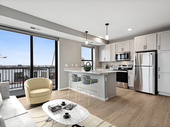 2nd image of 500 Lake St W #4081517
