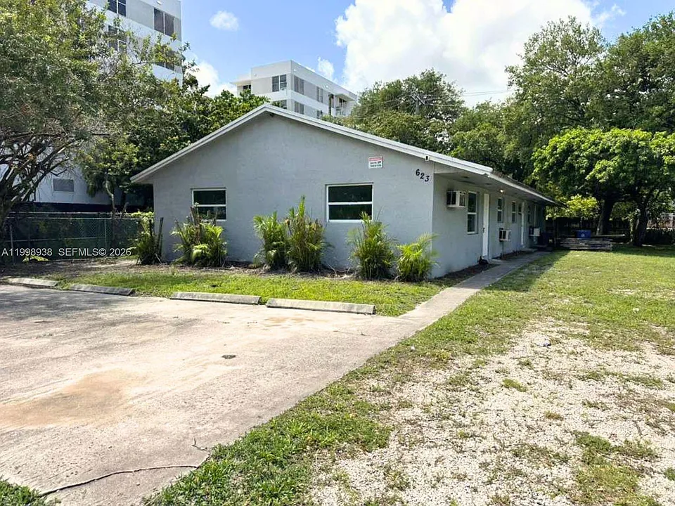623 NW 3rd Ave #1