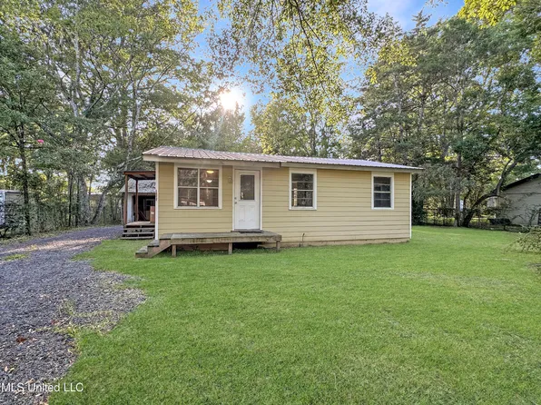 1235 Deeb St, Pearl, MS 39208