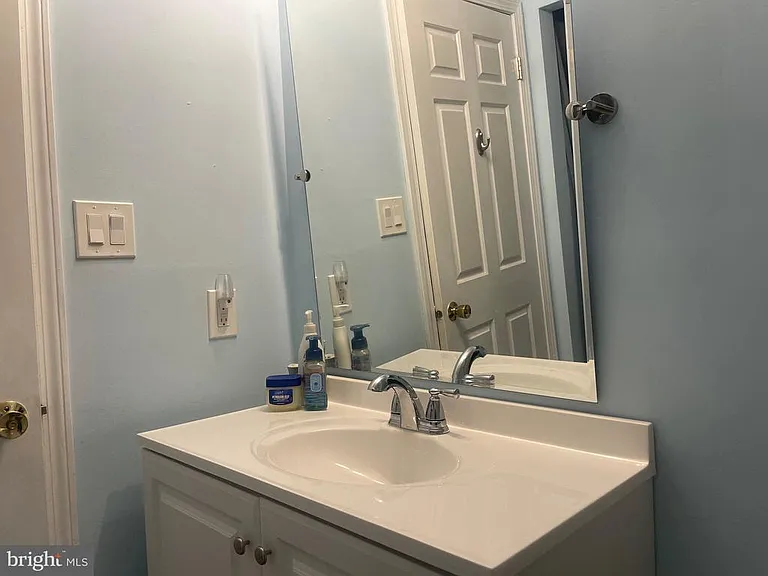 214 Tavistock — Photo 19