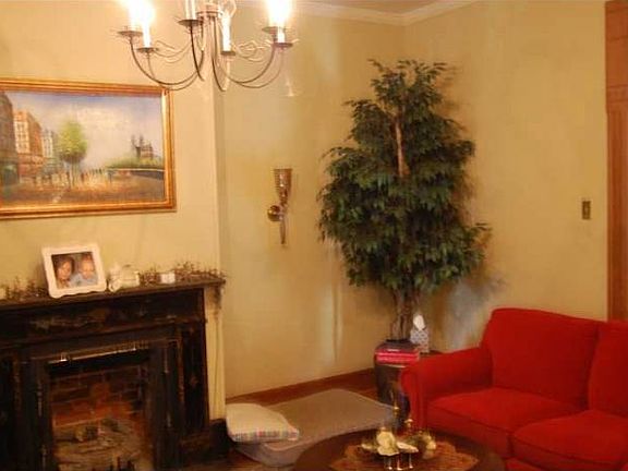 2nd image of 1403 N Park Ave