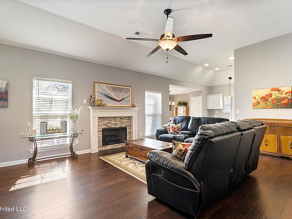 4th image of 4031 Bramblewood Dr