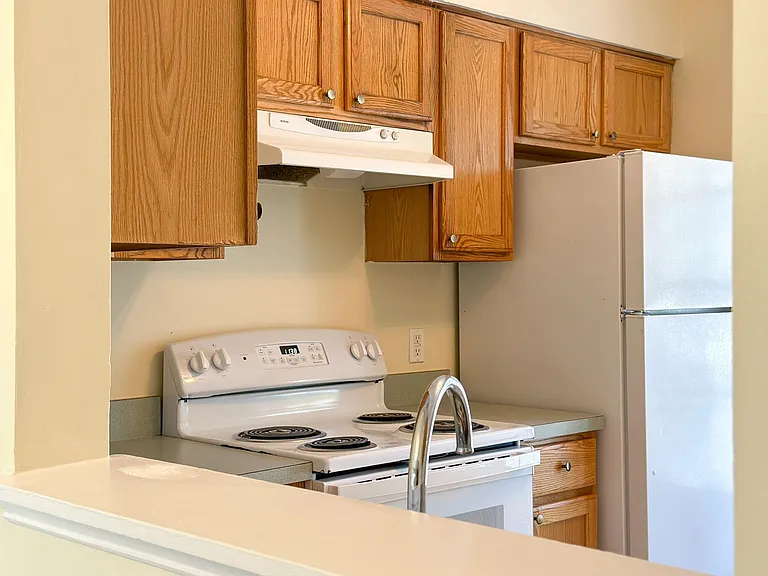 1026 Commercial Ct — Photo 8