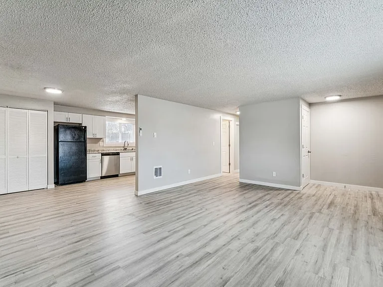 2111 Airport Ave #2105 — Photo 12