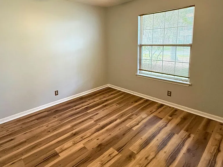 108 Craig Way — Photo 9
