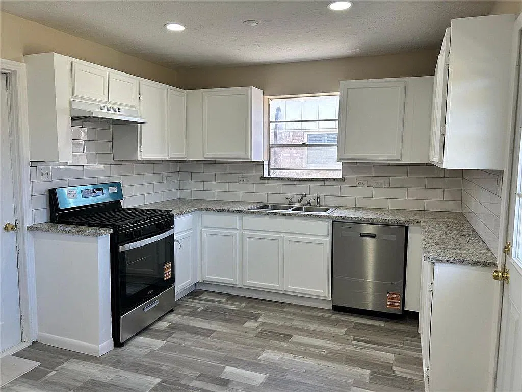 3 bed, 2.0 bath, 1529 sqft, $1,850 — Photo 3
