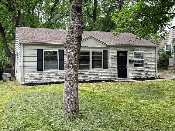 2nd image of 2702 S 49th St