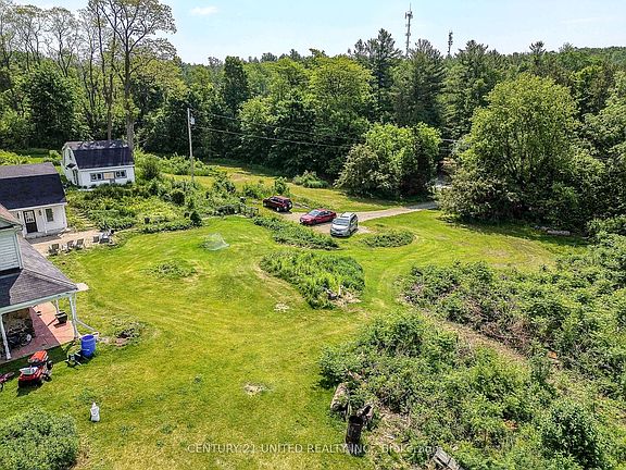 4th image of 9340 Danforth Rd E