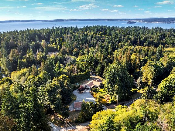 3rd image of 657 N West Camano Drive