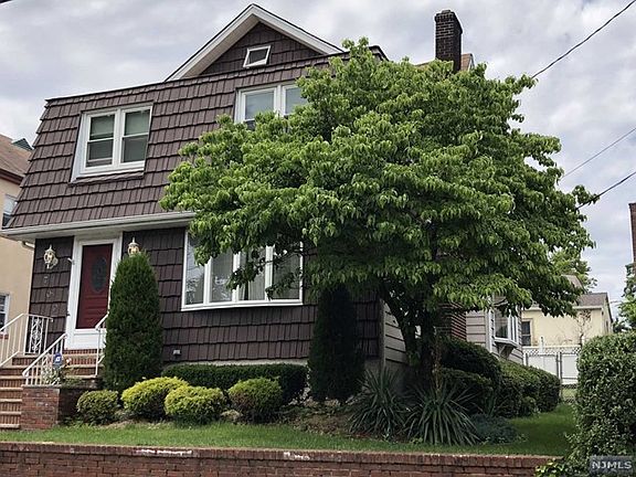 2nd image of 709 Kingsland Ave