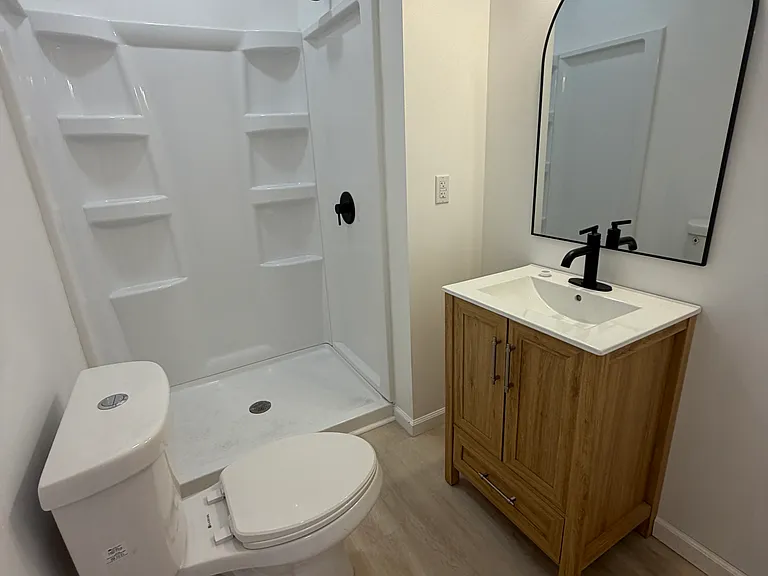 601 E Gum St #B — Photo 5