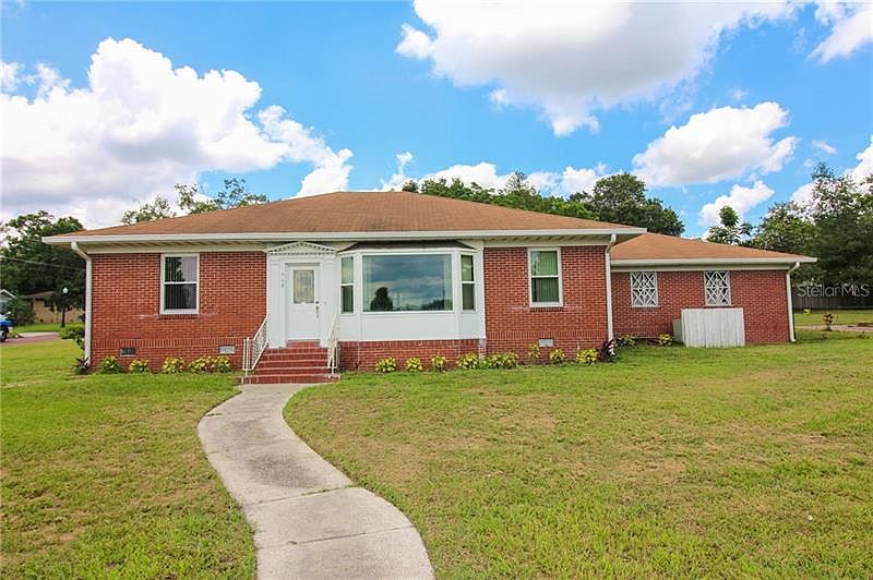 1st image of 909 Sikes Blvd