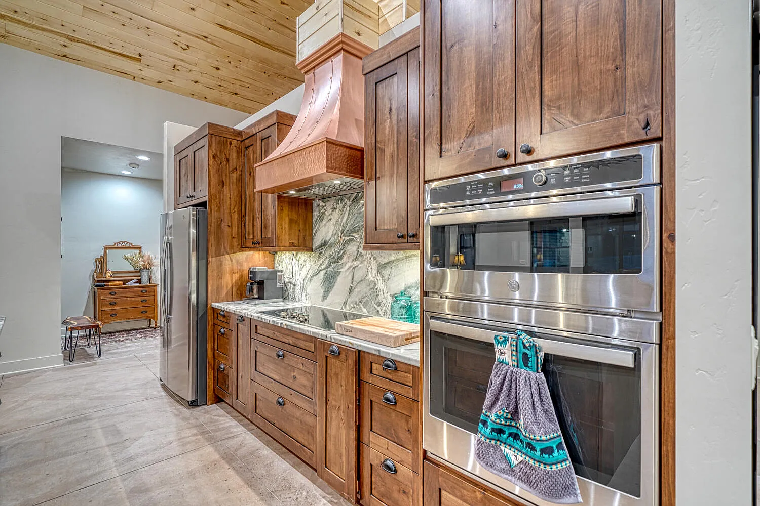 4 bed, 2331 sqft, $6,000 — Photo 3