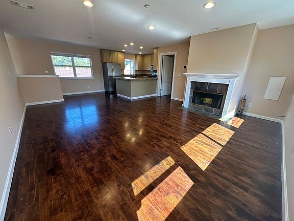 2nd image of 624 1st Ave Unit B